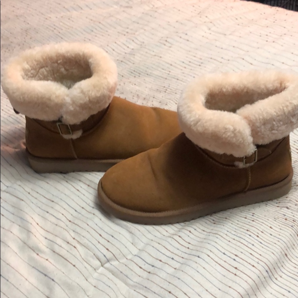 Uggs - image 2